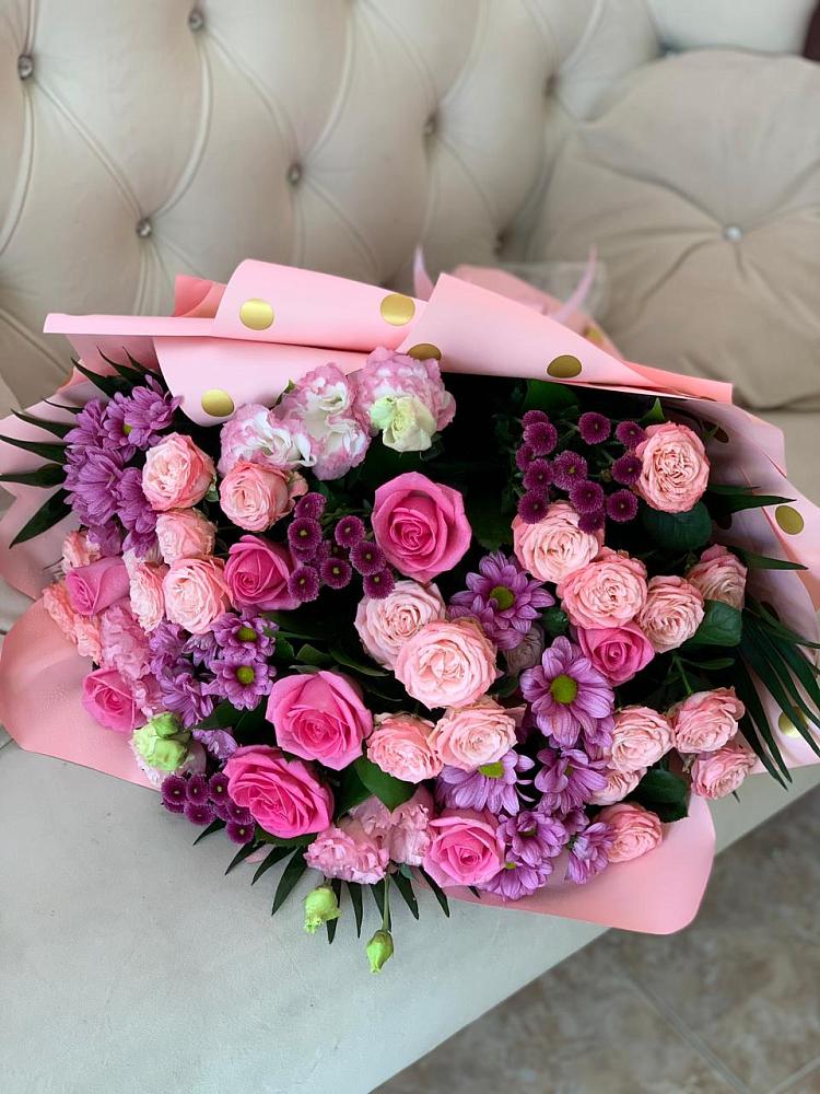 Букет цветов из: Хризантемы, Розы и Лизиантусы в Чернышевске