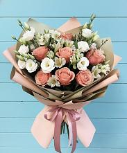 Букет цветов из:  Розы, Альстромерии и Лизиантусы в Чернышевске