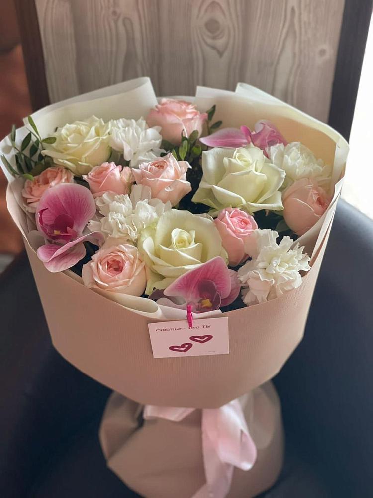 Букет цветов из: Орхидеи, Розы и Гвоздики в Чернышевске