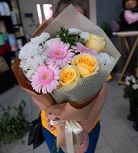 Букет цветов из:  Герберы, Розы и Хризантемы в Чернышевске