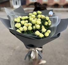 Букет Белые кустовые розы Солинеро в Чернышевске