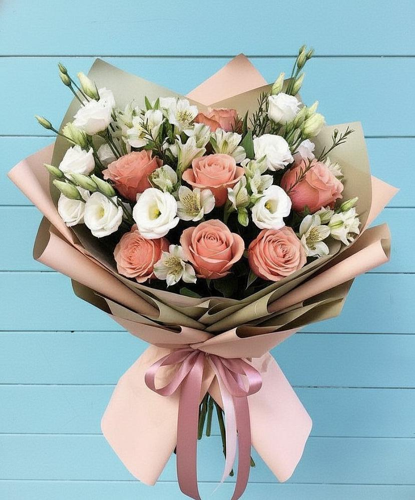 Букет цветов из: Розы, Альстромерии и Лизиантусы в Чернышевске