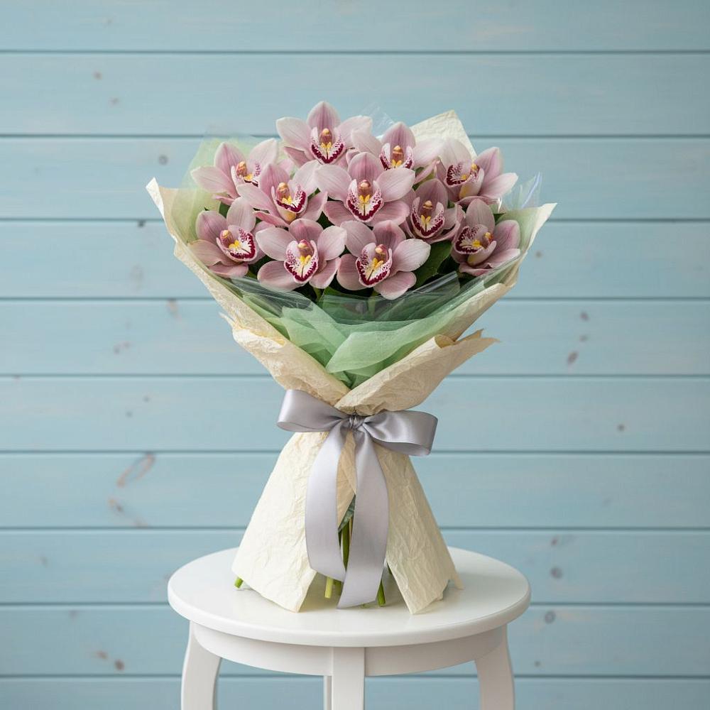 Букет цветов из: Орхидеи и Розы в Чернышевске