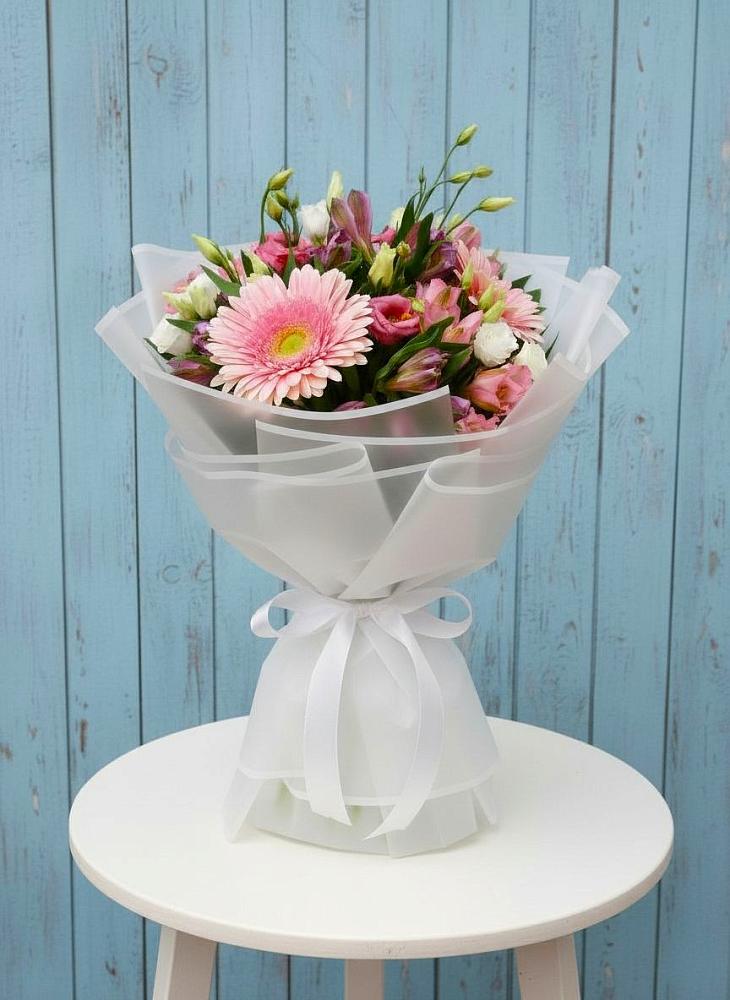 Букет цветов из: Герберы, Альстромерии и Лизиантусы в Чернышевске