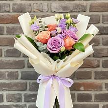 Букет цветов из:  Лизиантусы и Розы в Чернышевске