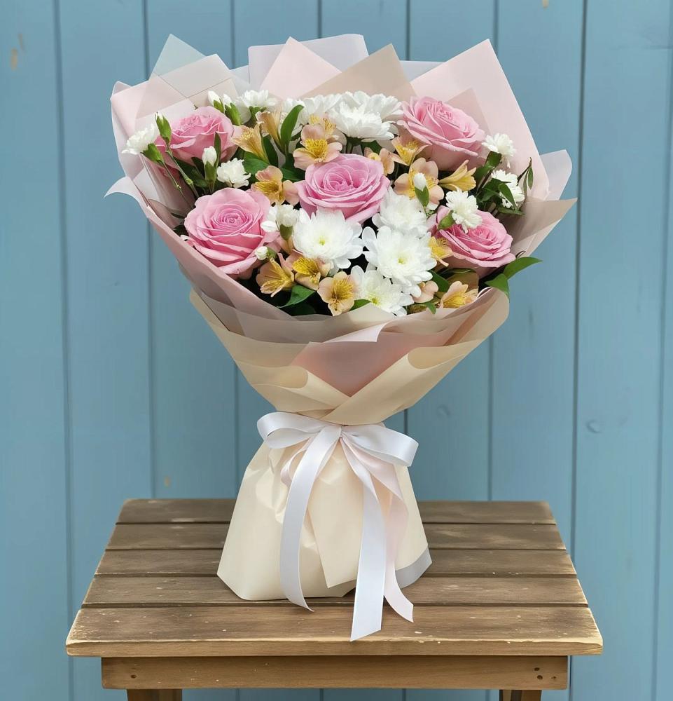 Букет цветов из: Гвоздики, Орхидеи и Розы в Чернышевске