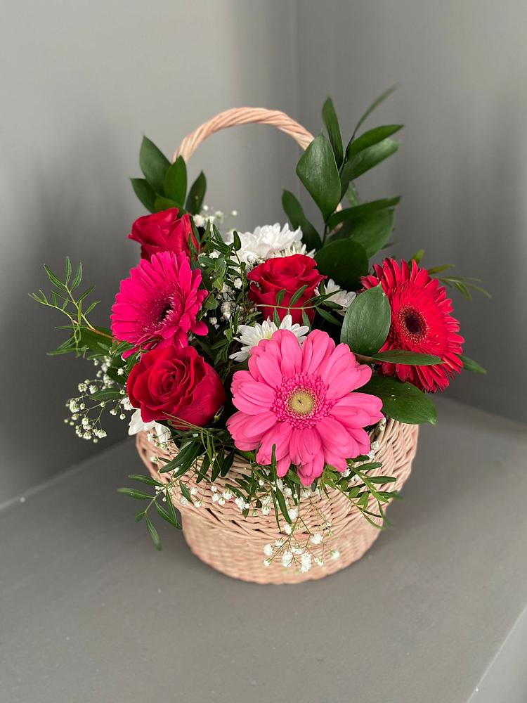 Цветочная композиция из Розы, Хризантемы и Герберы в корзине в Чернышевске