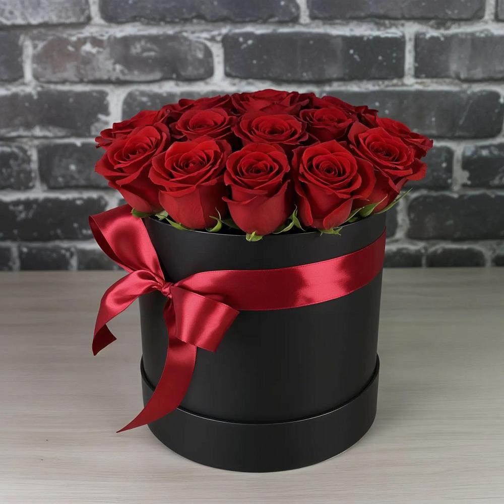 Цветочная композиция из Розы в шляпной коробке в Чернышевске