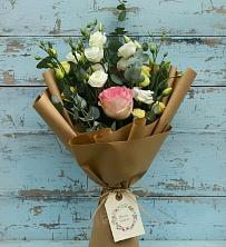 Букет цветов из:  Розы и Лизиантусы в Чернышевске